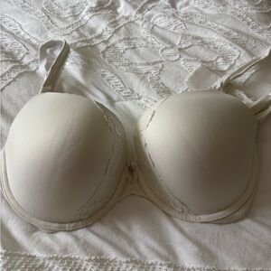 Victoria's Secret Cream Lace-Trimmed Bra